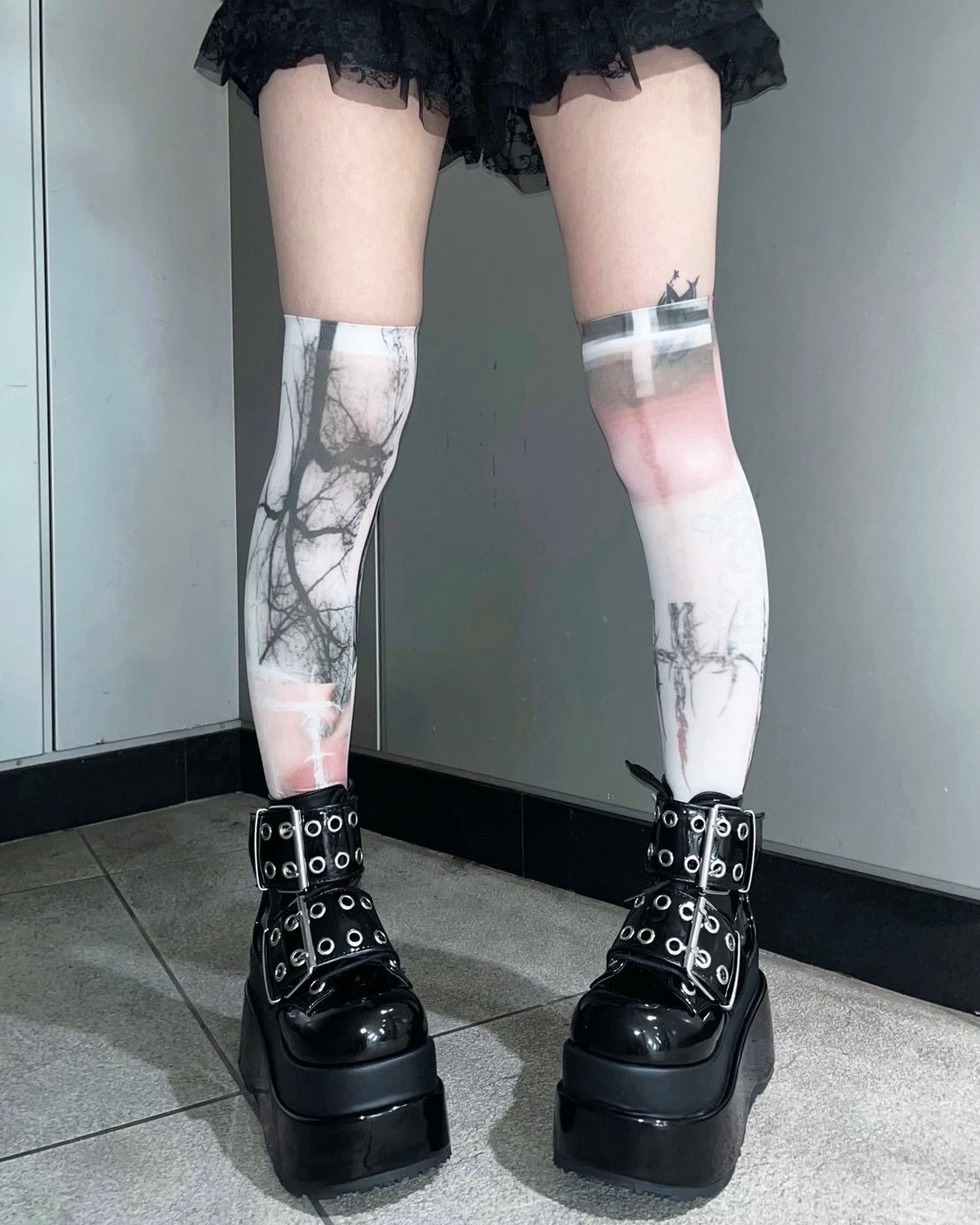 国際配送【BABY09】forbidden angel socks