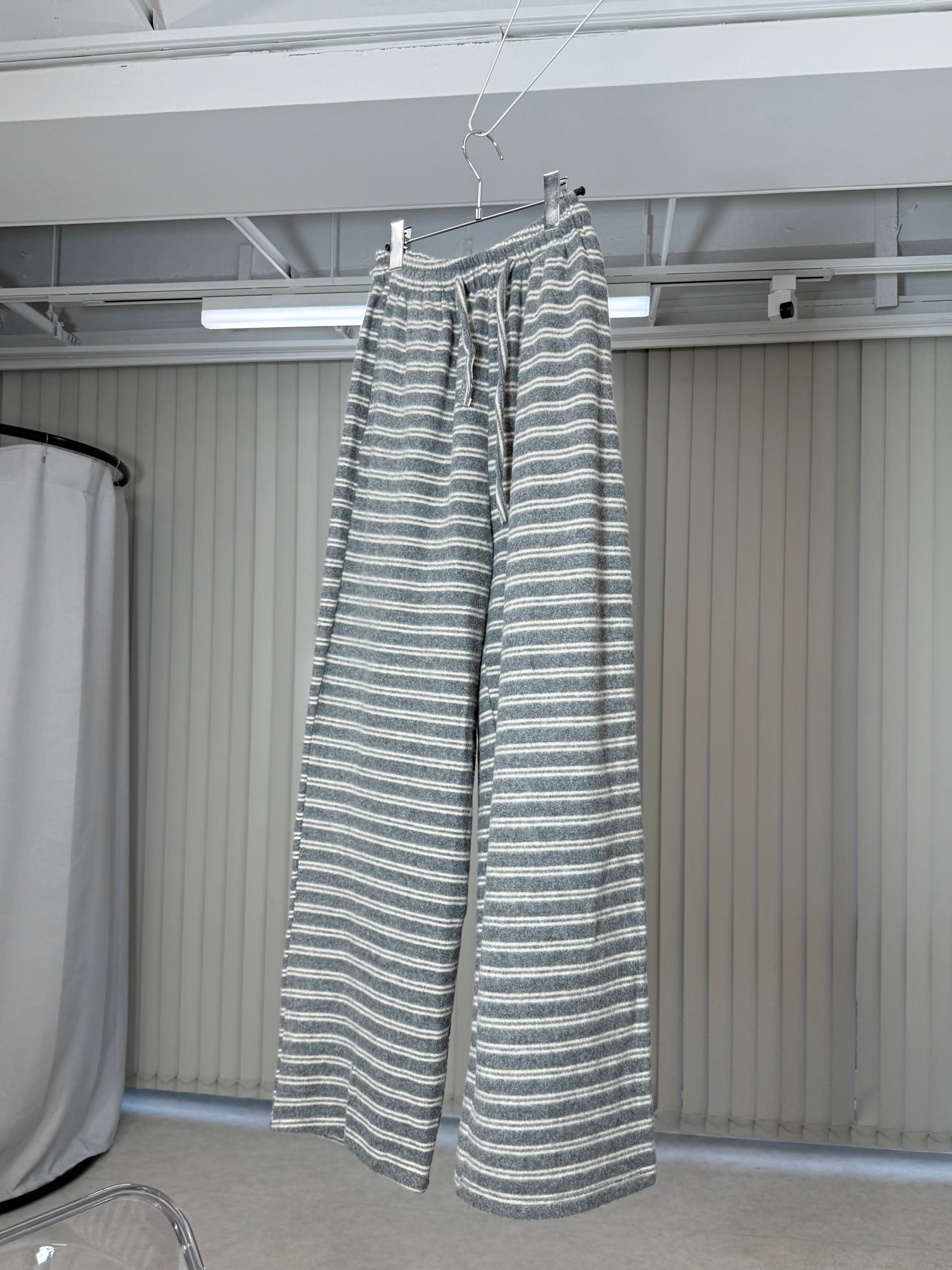 国際配送【Nerd out XU】fleece stripe pants (2color)