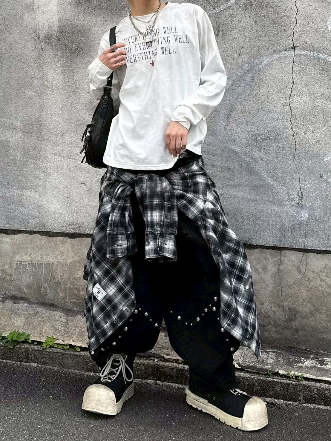 国際配送【Never mind the XU】stencil logo long sleeve tee