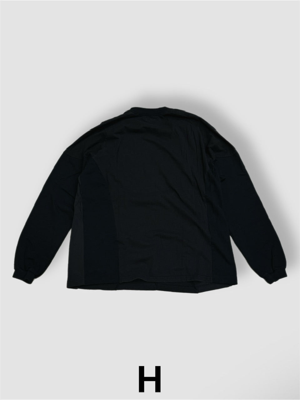 【Re +】cutting switch long sleeve (black)