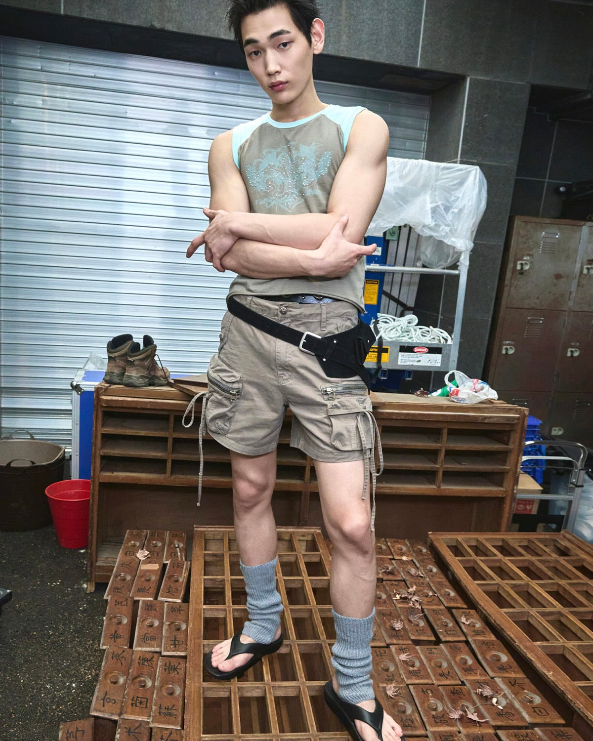 【LECYTO】Rhinestone Raglan Sleeveless