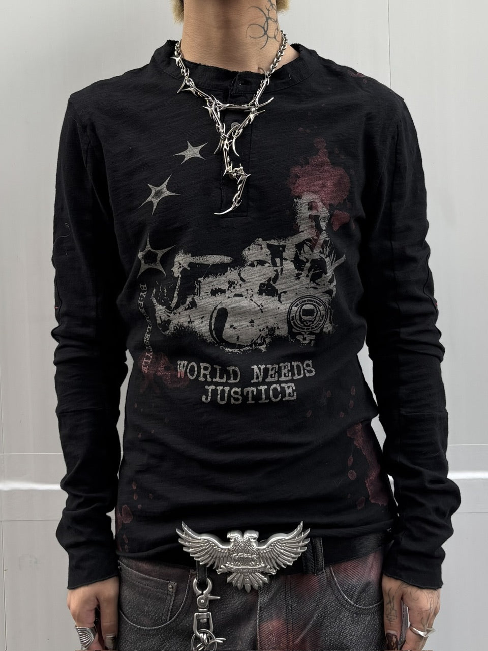 国際配送【Never mind the XU】paint graphic henley long sleeve