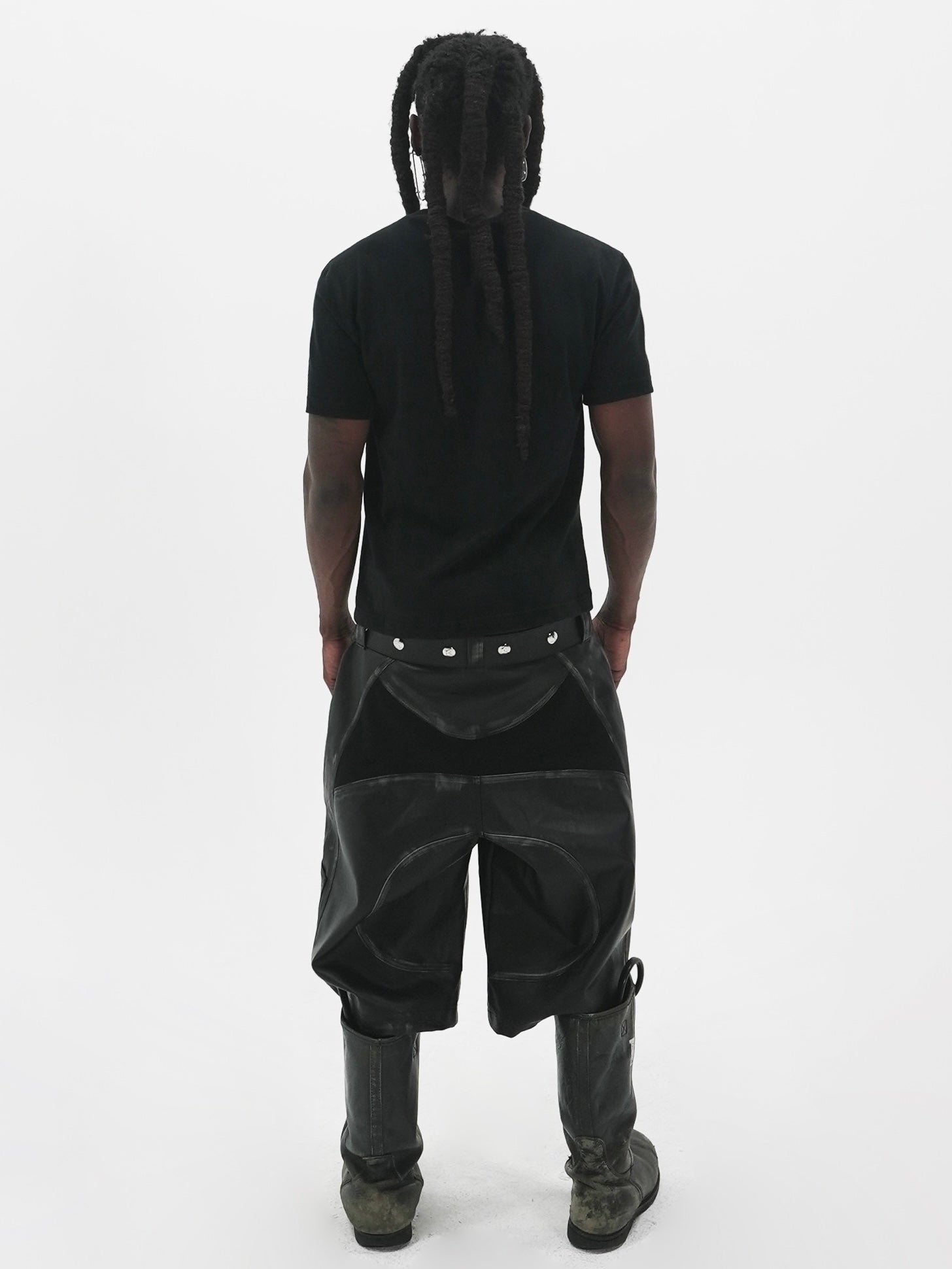 【E RIN AI E】STUD BOLD E SHORT SLEEVE T