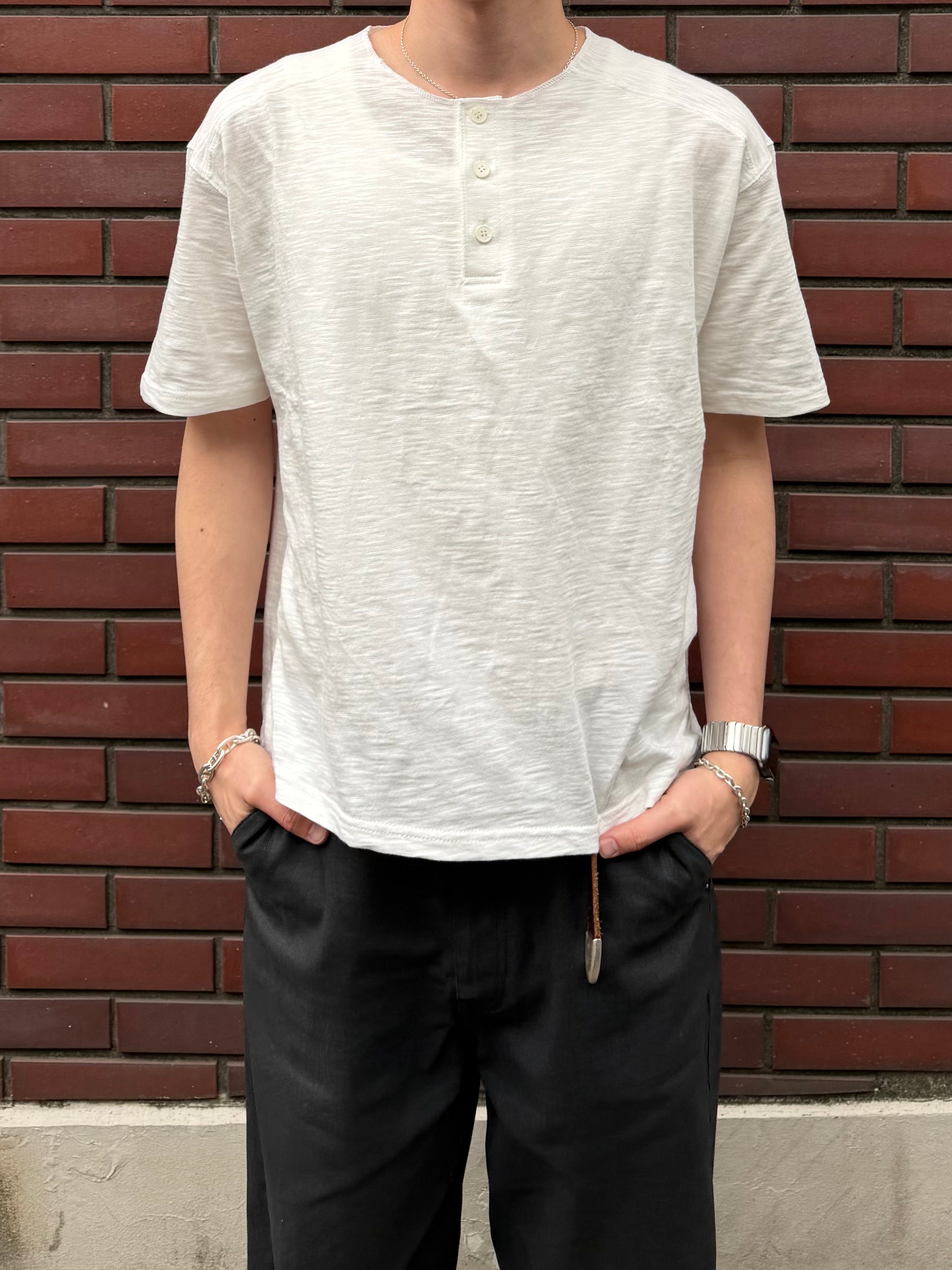 東京店WEB限定受注制【Chikashitsu +】cropped henley neck tee (3color)