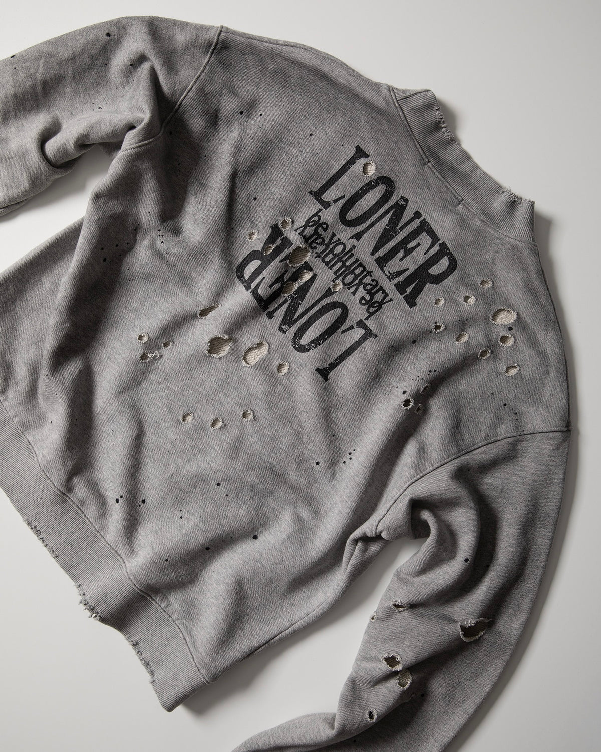 【roaringrad】Cross Damage Sweat Shirt
