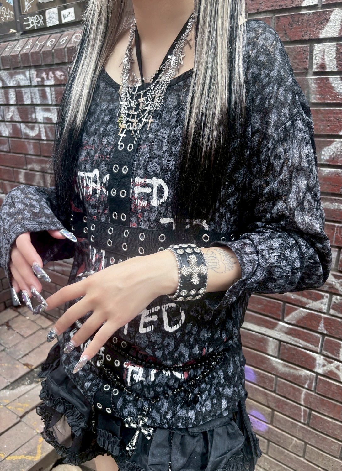 7/11 20:00発売　国際配送【BABY09】leopard off-shoulder punk tops