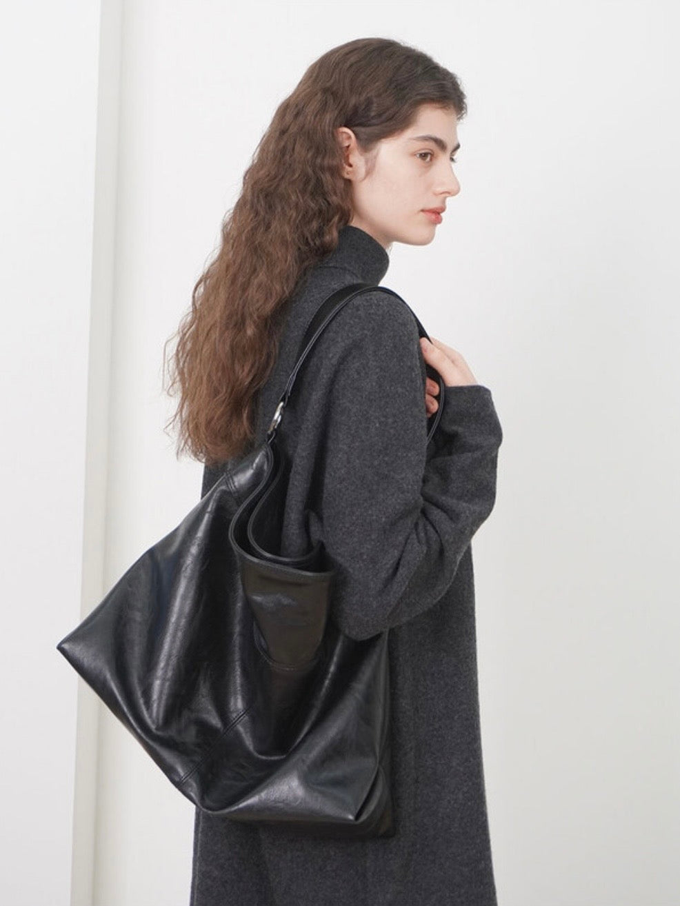 【HAH ARCHIVE】Contour Shoulder Bag(レザー)