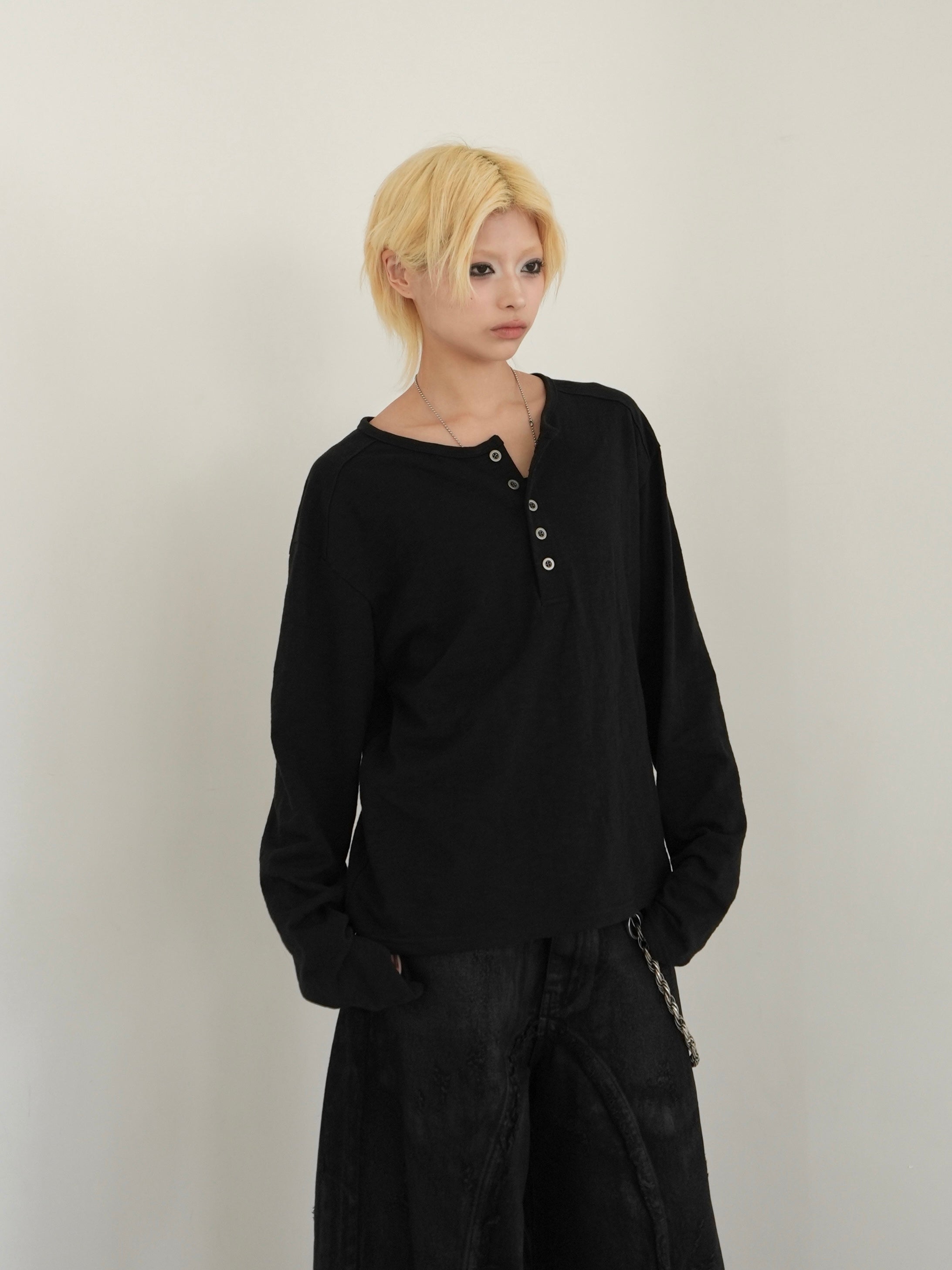 5/23 20:00発売【CHIKASHITSU PLUS HIGH】Steel button henley neck tee (2color)