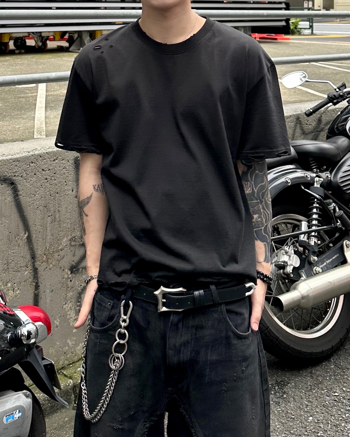 大阪店WEB限定受注制【Chikashitsu +】grunge damage crop t-shirt (3color)