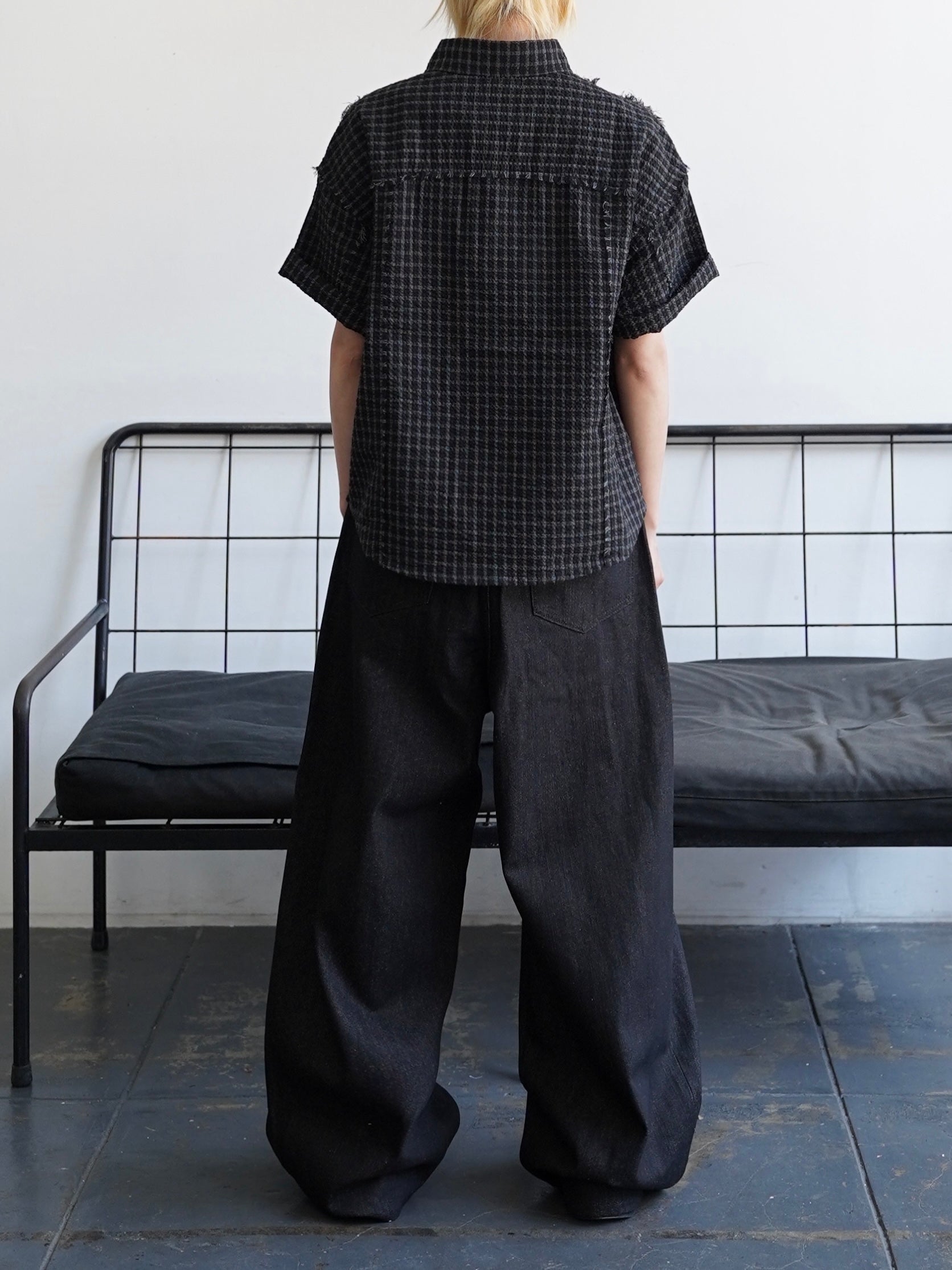 5/23 20:00発売【CHIKASHITSU PLUS HIGH】Deep tuck raw denim pants