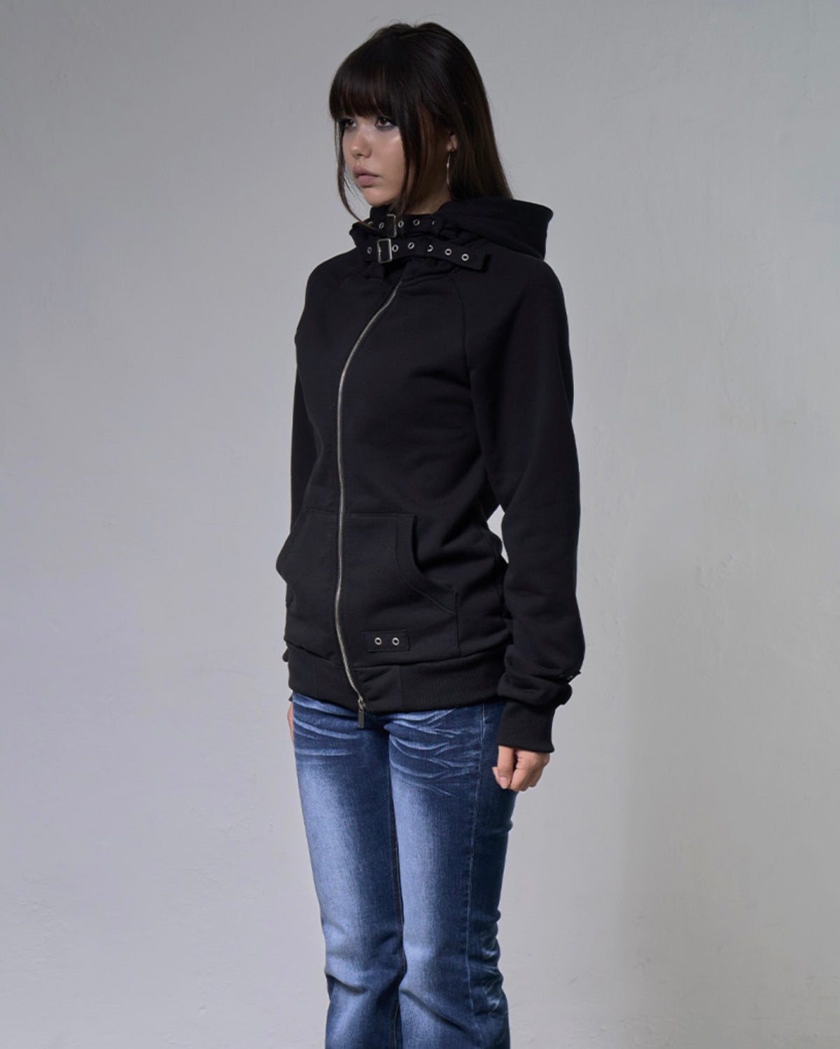 【FANCY CLUB】LAYER BUCKLE HOODED ZIP-UP