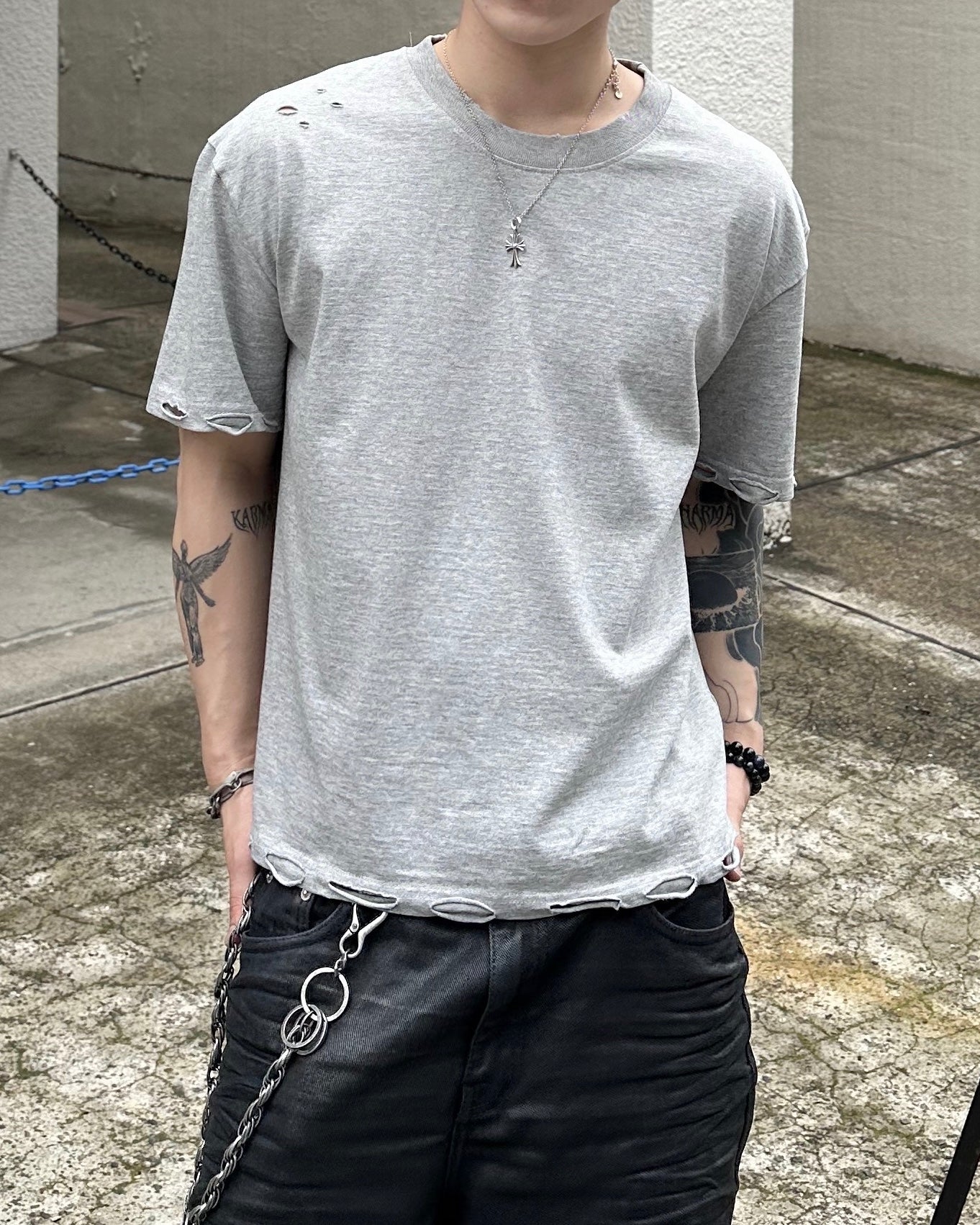 大阪店WEB限定受注制【Chikashitsu +】grunge damage crop t-shirt (3color)