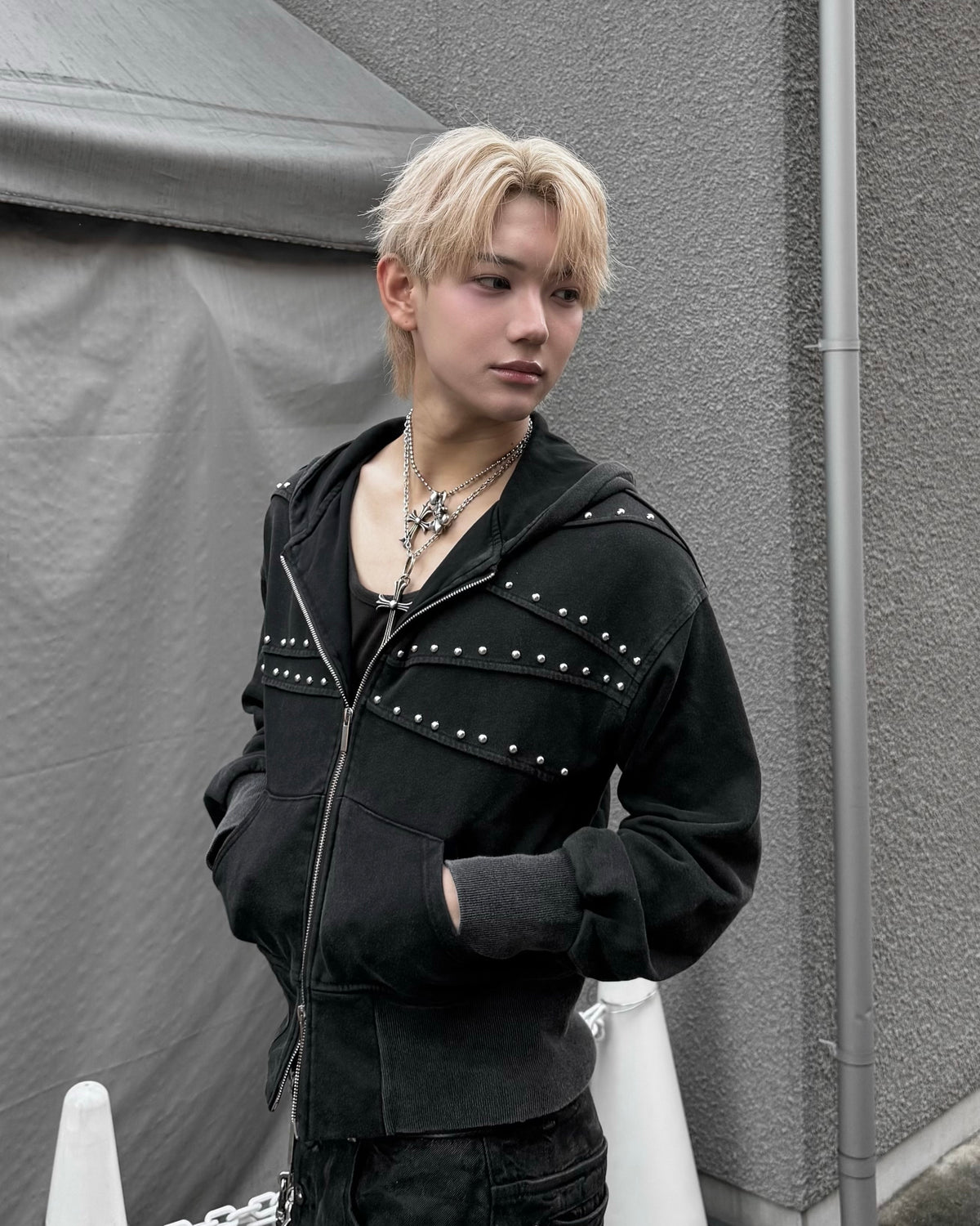 国際配送【Never mind the XU】Washed Studded Zip Up Hoodie