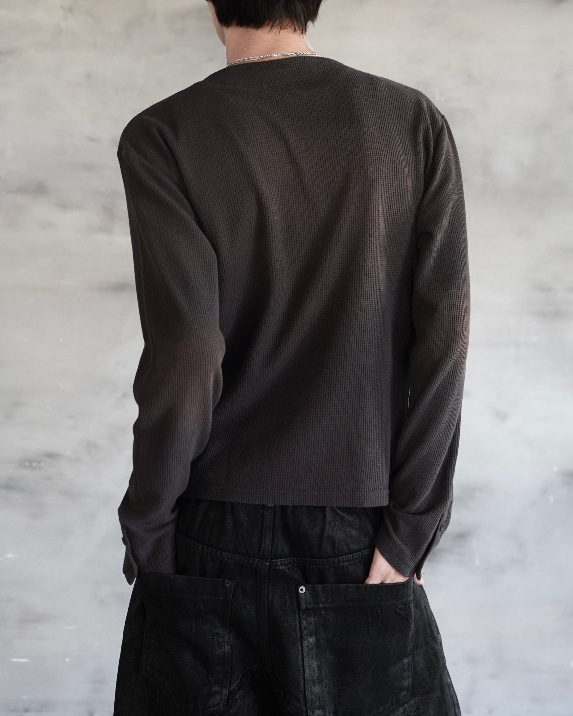 【CHIKASHITSU PLUS HIGH】Rust waffle layered henley neck tee(2color)