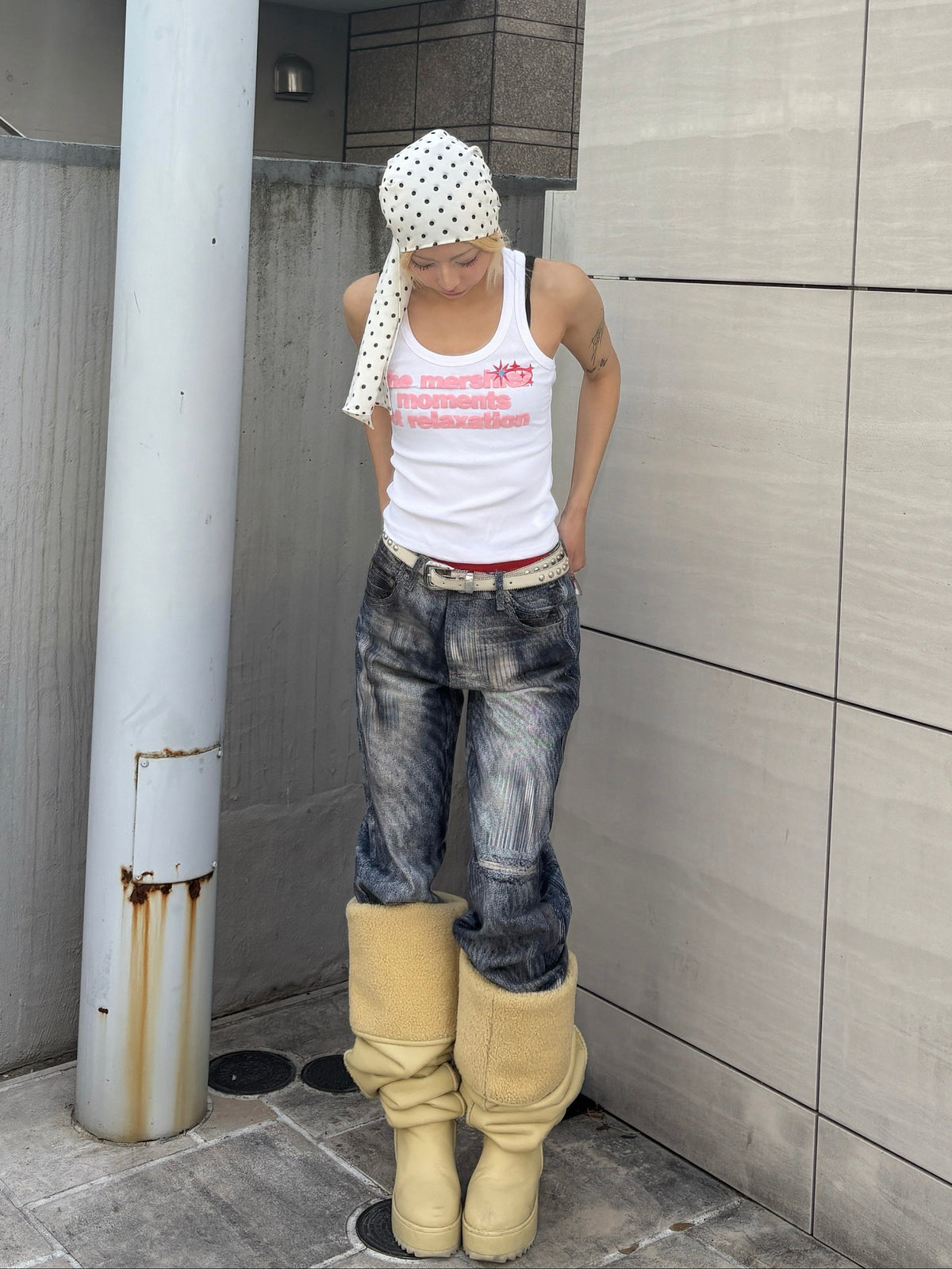 国際配送【Never mind the XU】graphic logo sleeveless (2color)