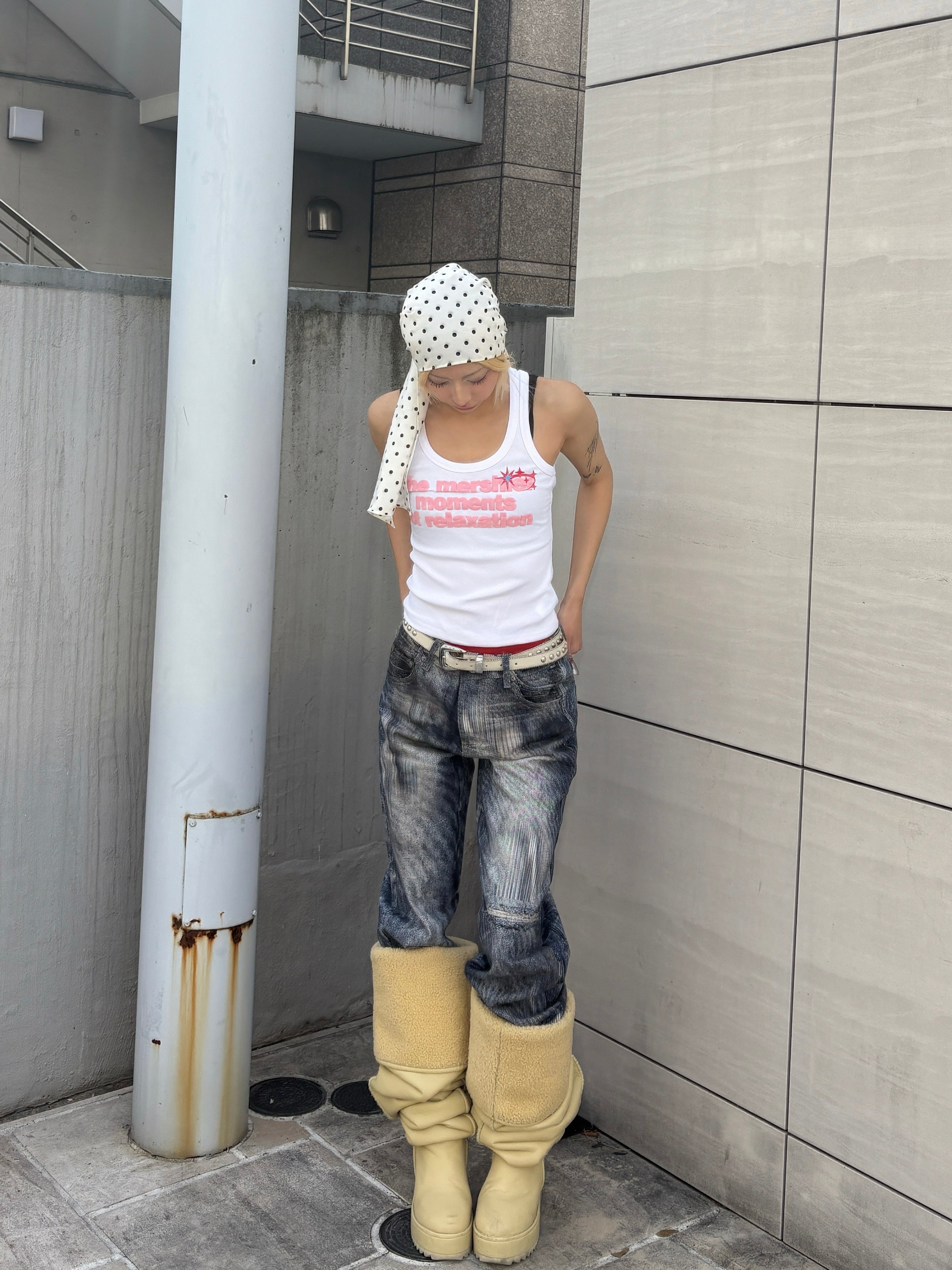 国際配送【Never mind the XU】graphic logo sleeveless (2color)