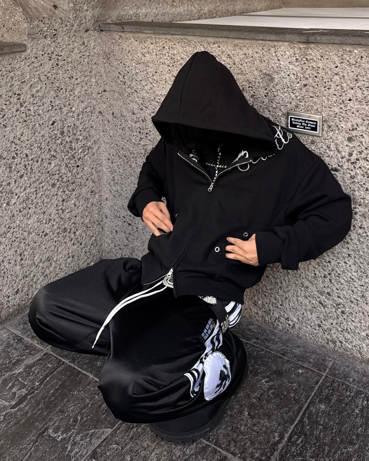 受注制【Never mind the XU】SCRIPT EYELET ZIP HOODIE (3color)