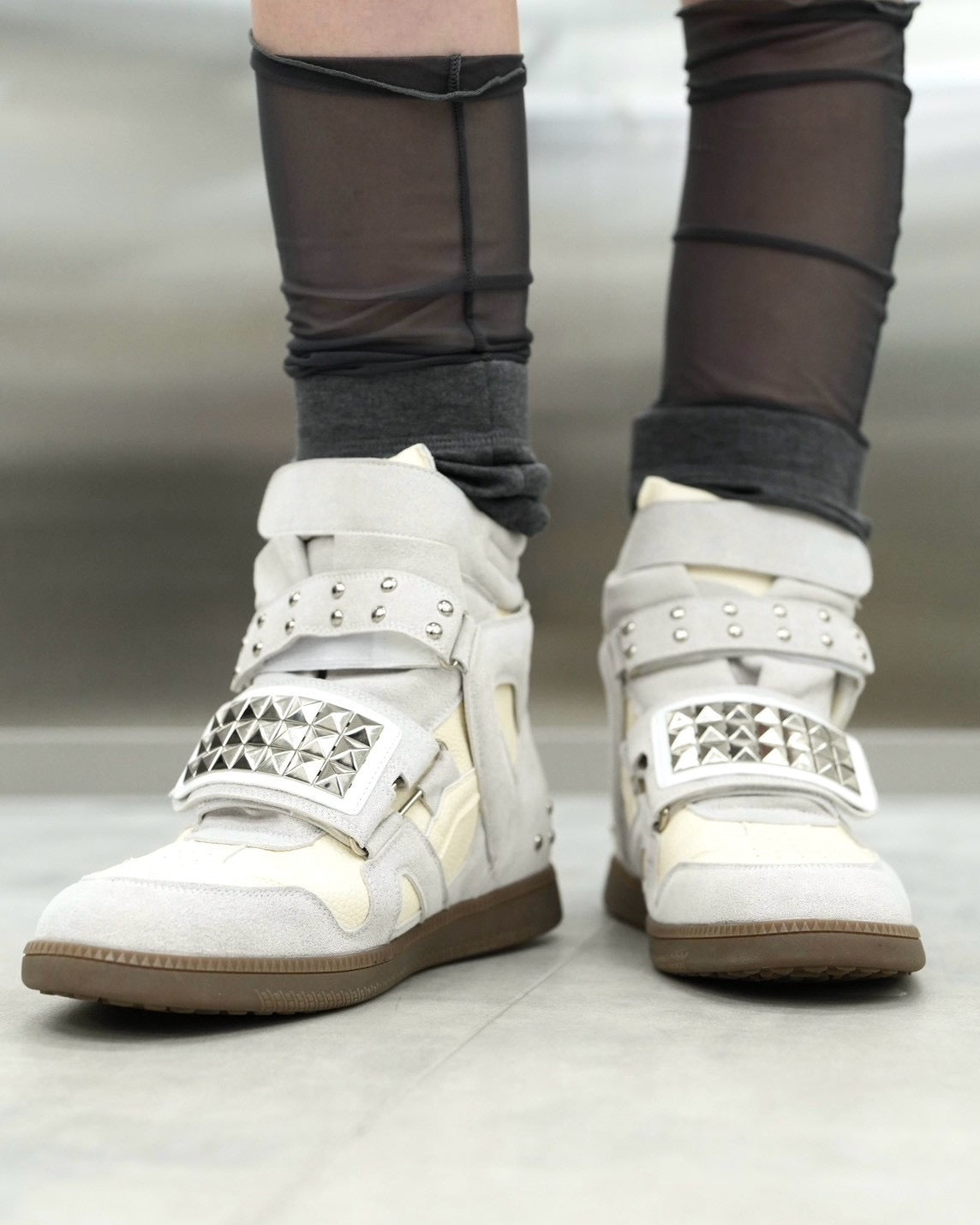 国際配送【Never mind the XU】Studs Wedge High Top Sneakers