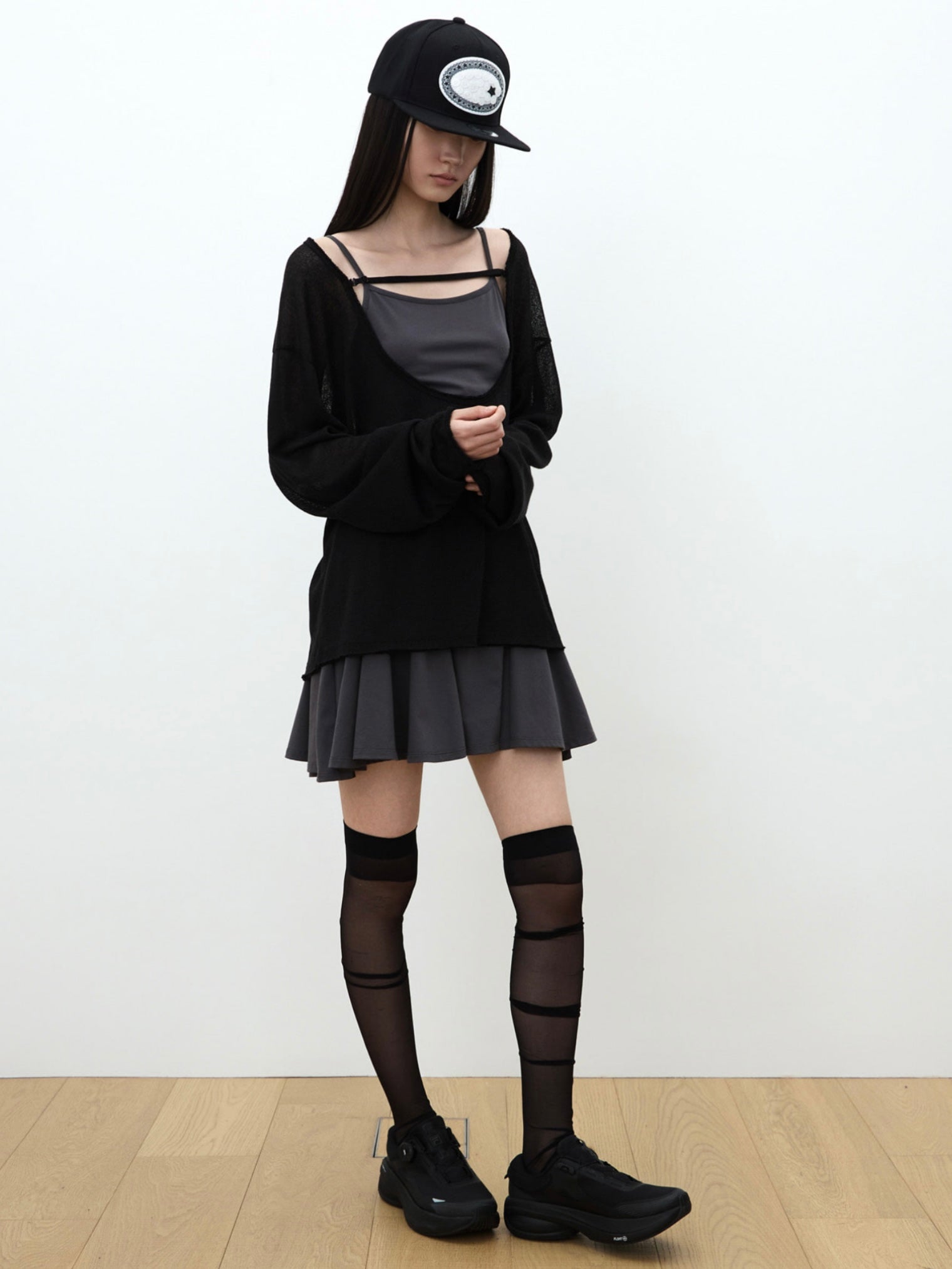 【OJOS】Raw Cut U-Neck Knit Top