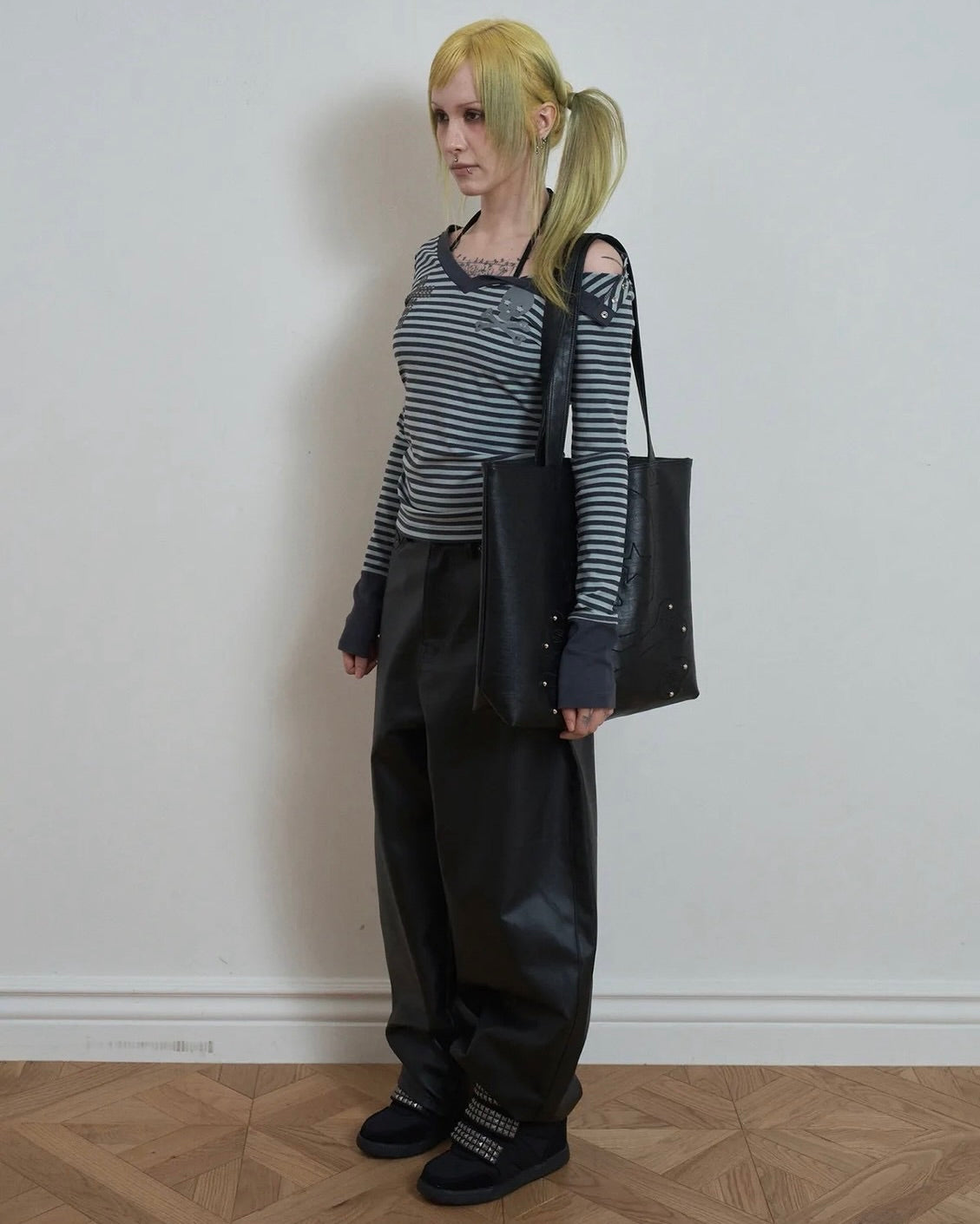 【SETUP-EXE】SKULL LOGO STRIPE V-NECK TOP