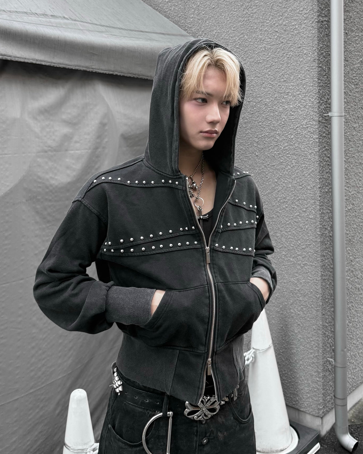 国際配送【Never mind the XU】Washed Studded Zip Up Hoodie