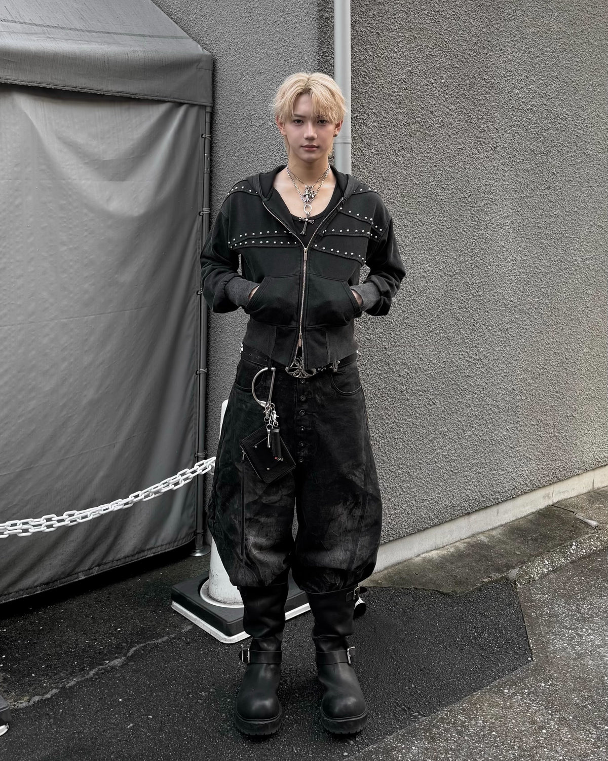 国際配送【Never mind the XU】Washed Studded Zip Up Hoodie