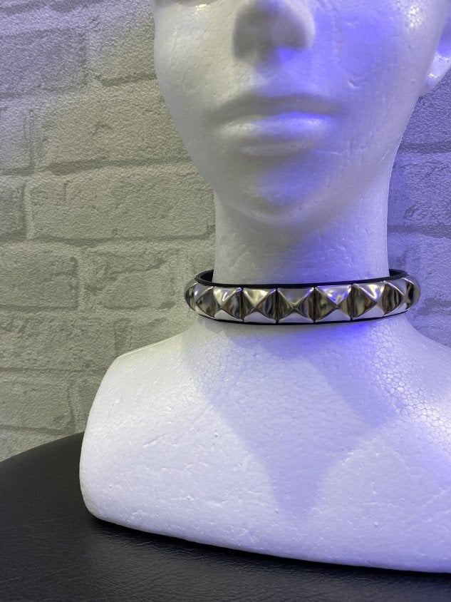 受注制【Never mind the XU】studs choker