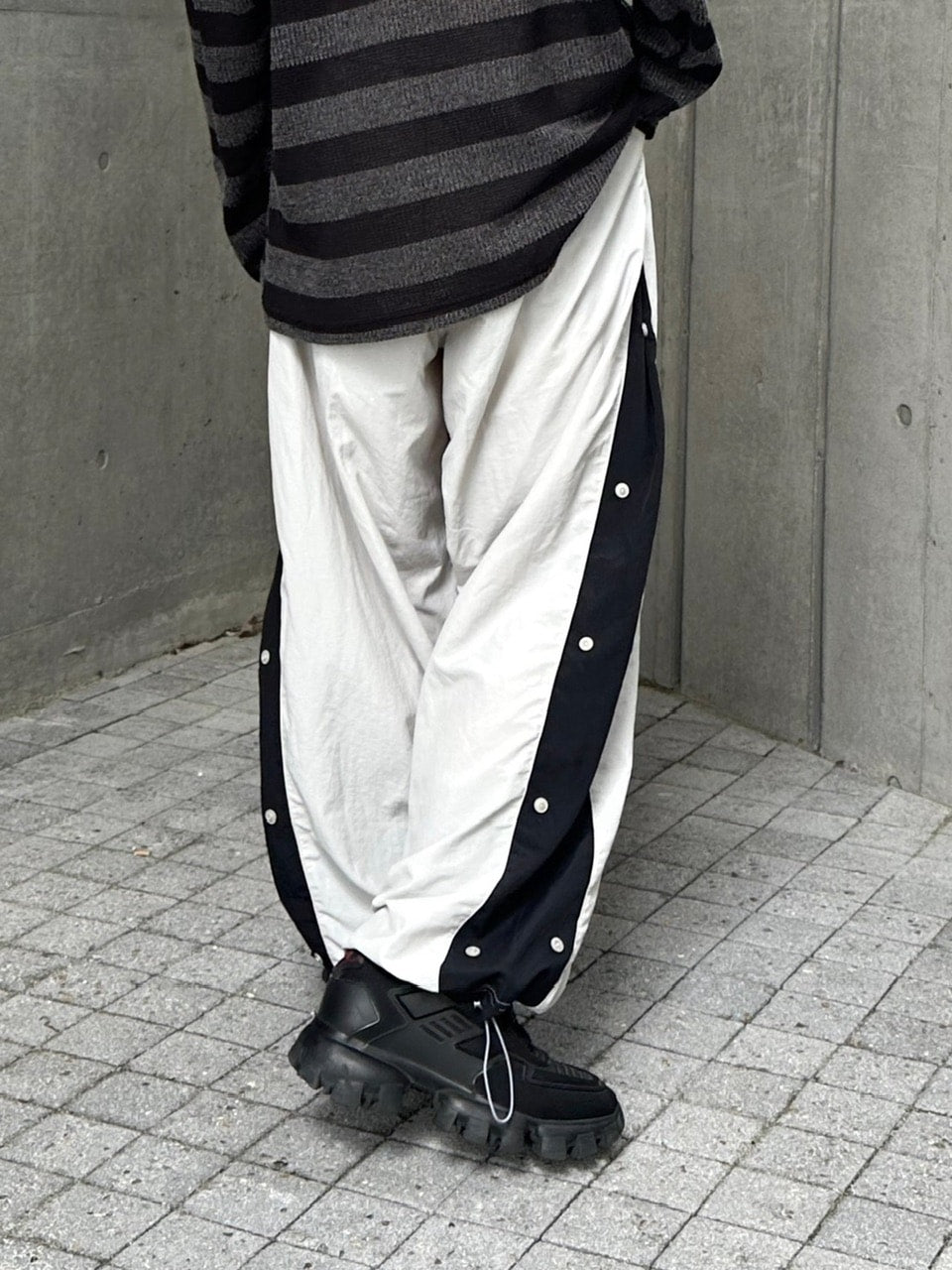 大阪店WEB限定受注制【Chikashitsu +】snap nylon ballon pants (2color)