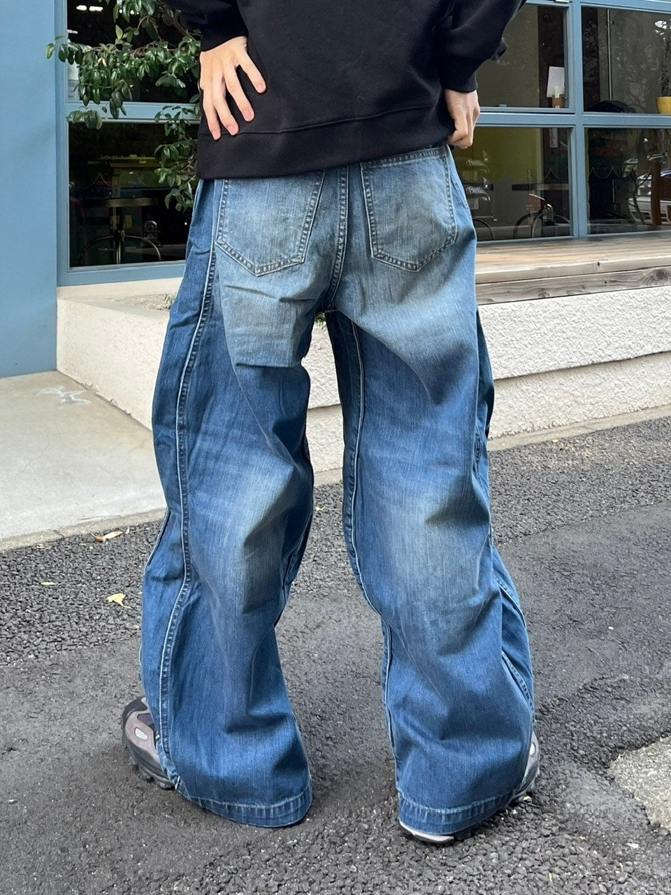 【Chikashitsu +】side wave design denim pants