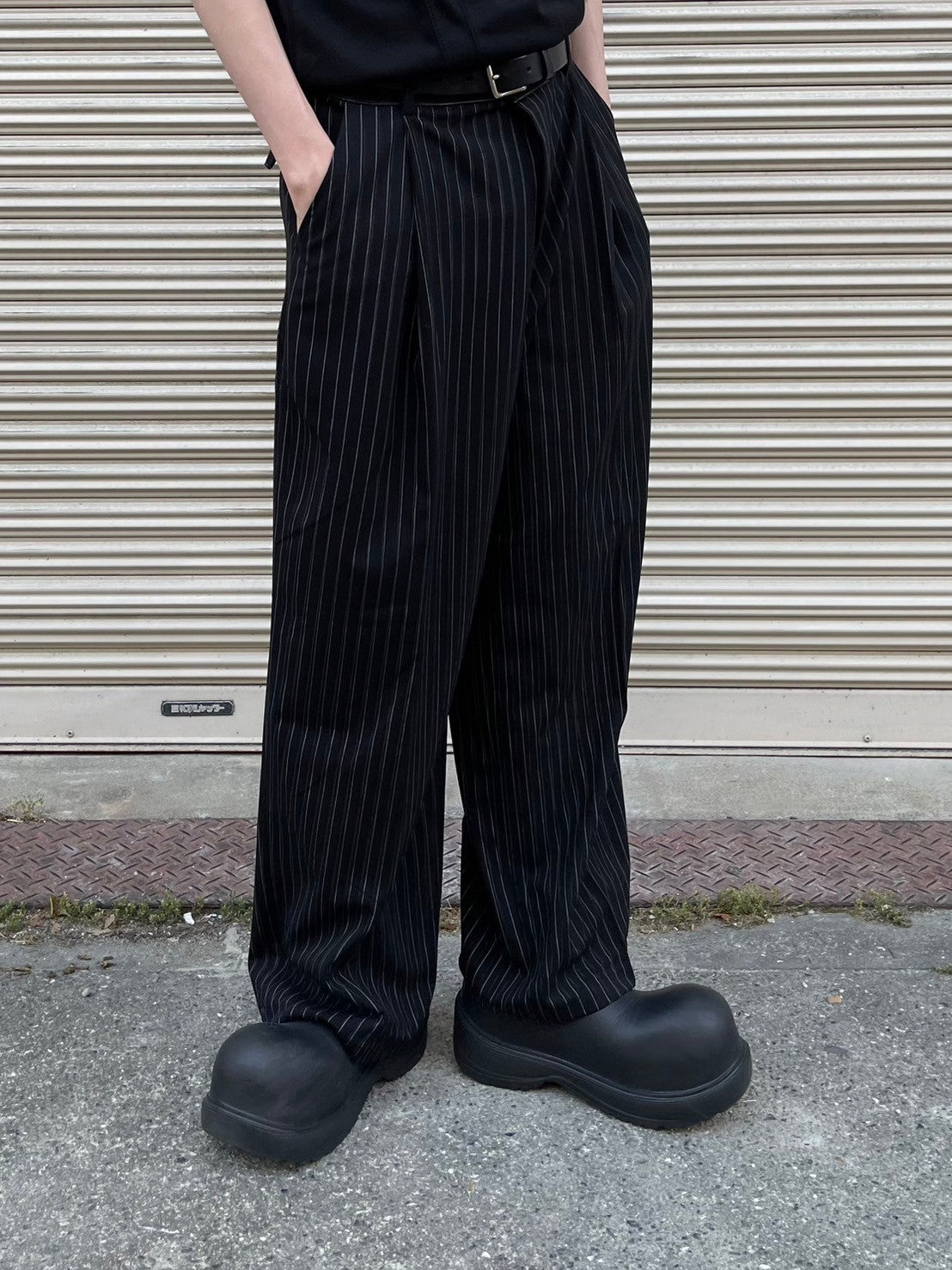 受注制【Chikashitsu +】stripe tuck slacks / 【チカシツプラス】ストライプボーダータックスラックス