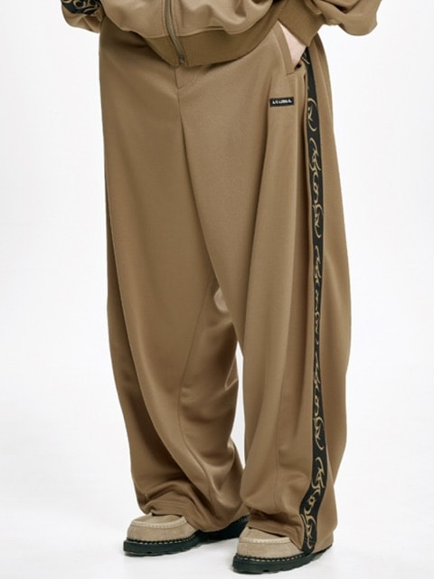 【AJOBYAJO】One Tuck Track Pants