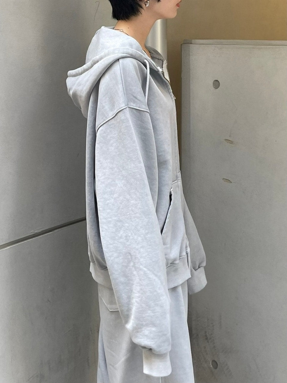 受注制【Chikashitsu +】unisex semi cropped pigment wash hoodie (4color)