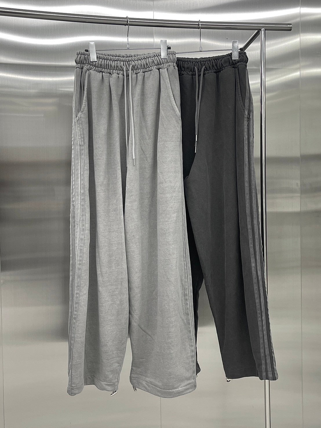 CARDBOARD SIDE LINE PANTS グレー　Lサイズ 受注制【nmtc+】set up side line pigment sweat pants (2color