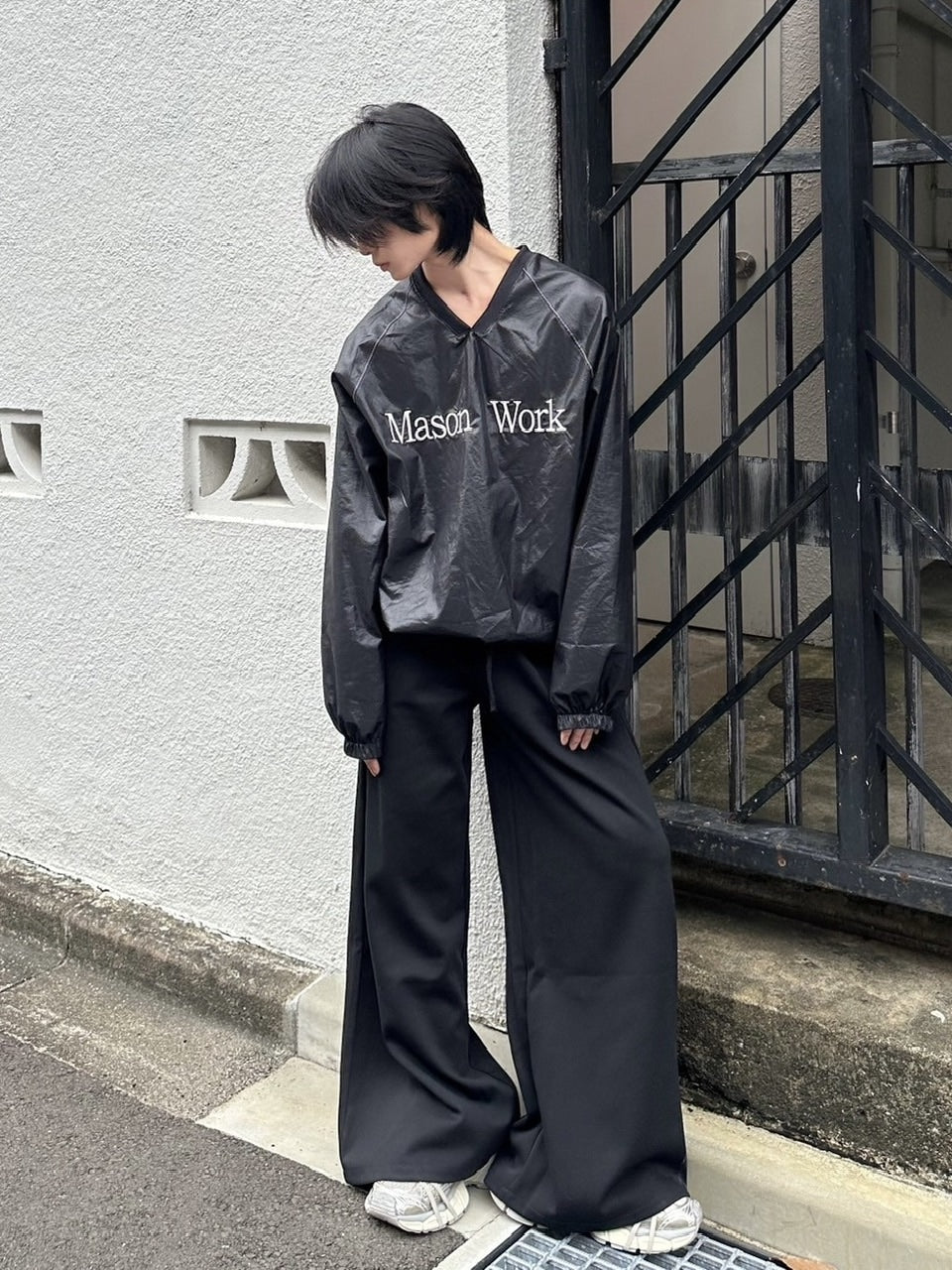 受注制【LUV CODE】coated v neck top (2color)