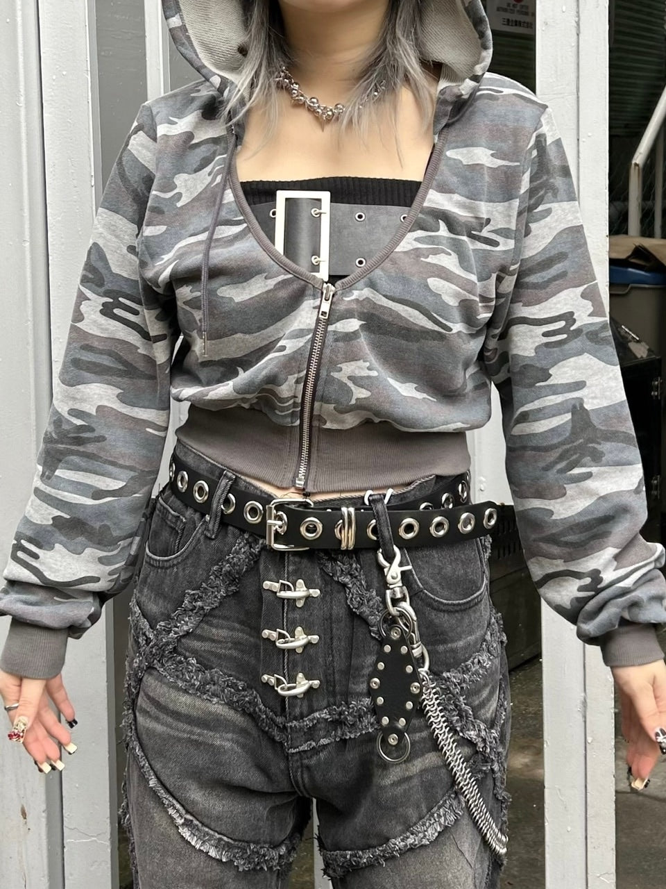 受注制【Never mind the XU】camouflage crop hoodie (2color)