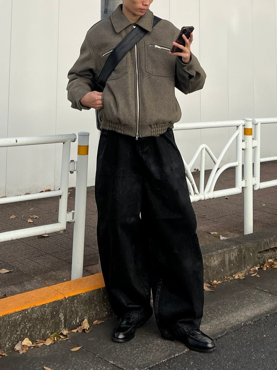 受注制【Chikashitsu +】coating damage wide denim pants / 【チカシツプラス】コーティングダメージワイドデニムパンツ