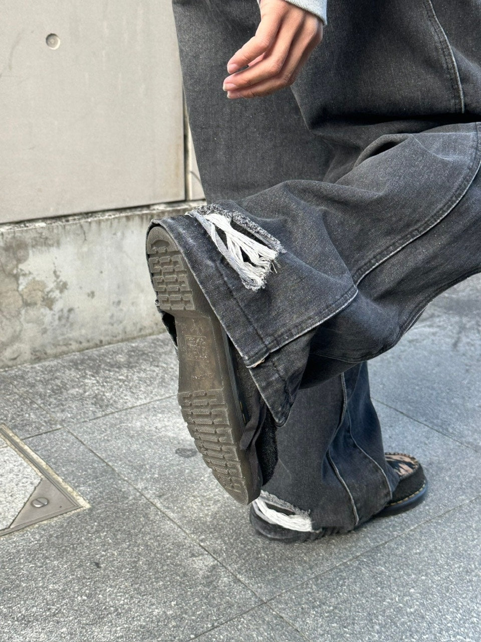 受注制【Chikashitsu +】wide curve denim pants