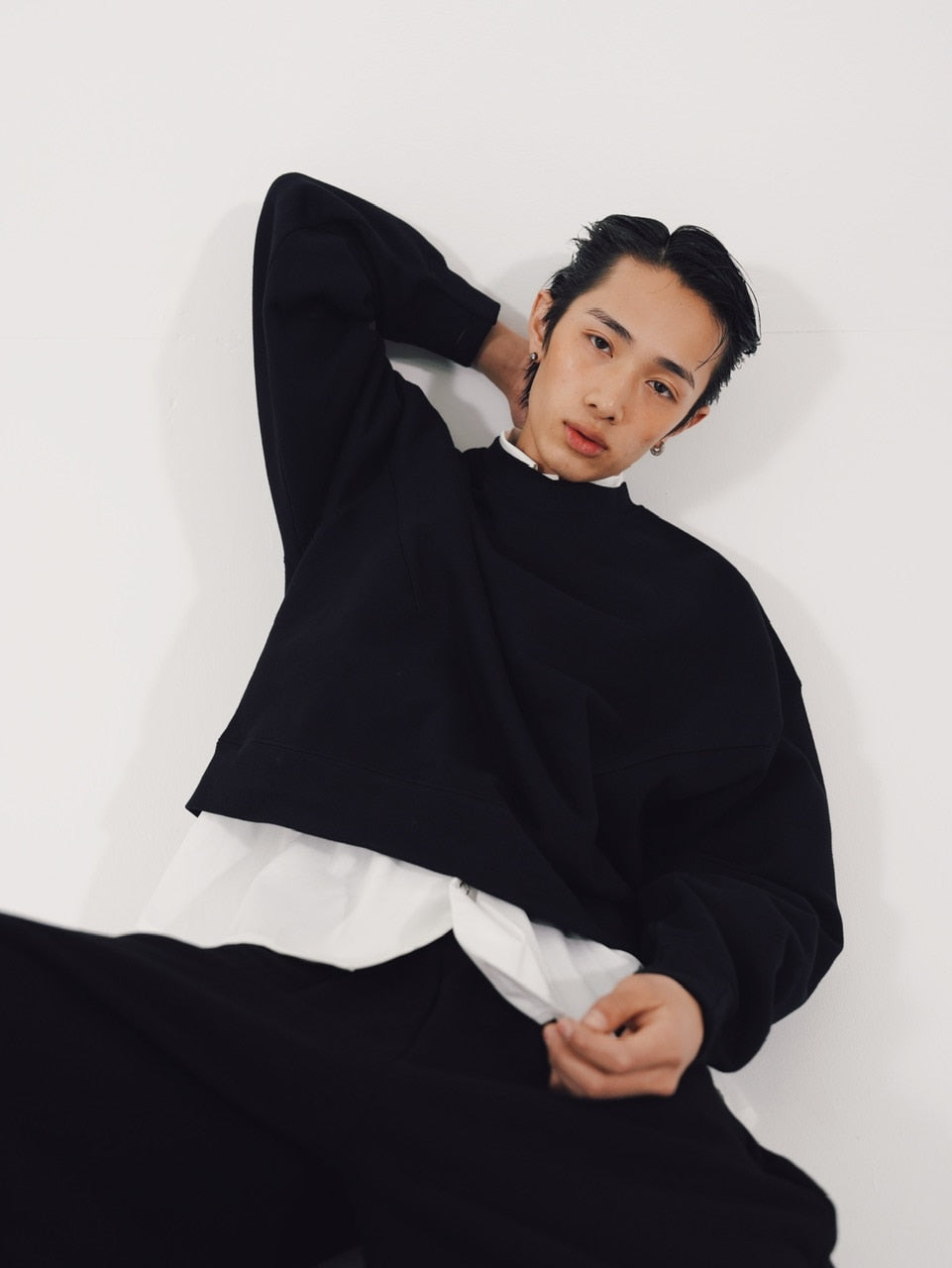 【CS】cropped vneck sweat shirt (black)