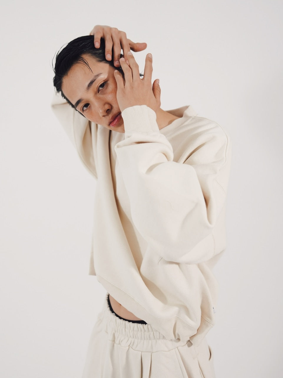 【CS】cropped vneck sweat shirt (ivory)