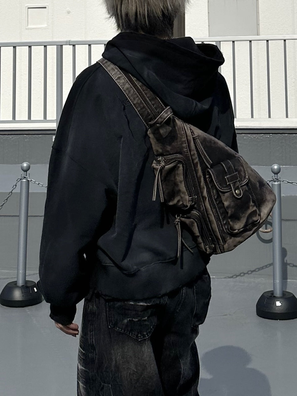 大阪店WEB限定受注制【Chikashitsu +】vintage wash triangle leather bag