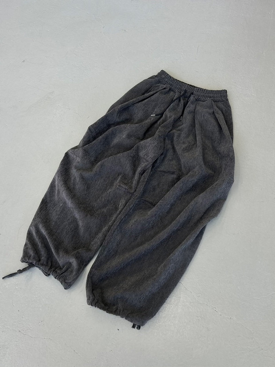 受注制【LUV CODE】pin tuck balloon pants (2color)