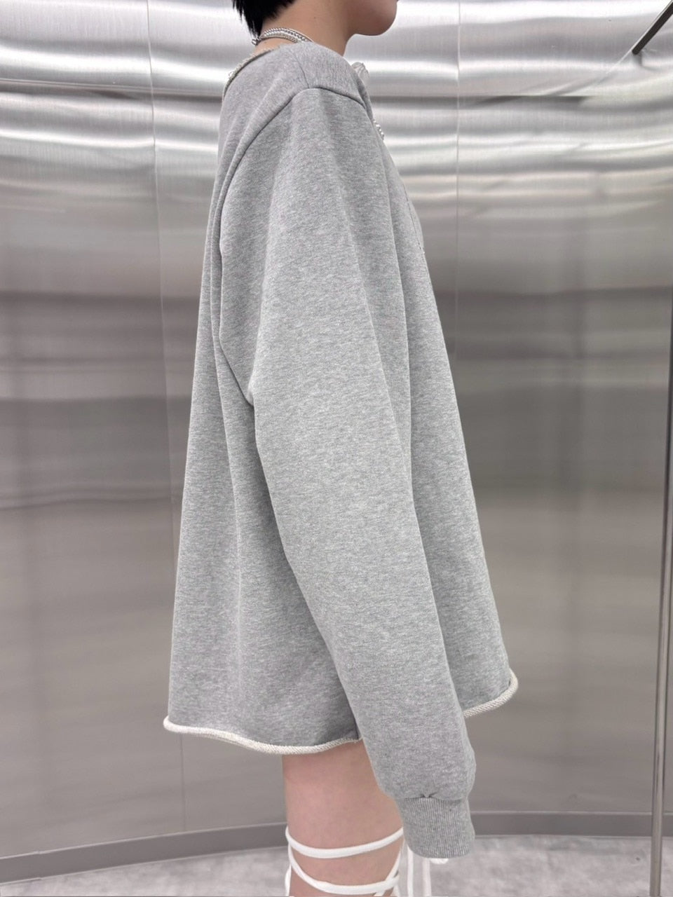 受注制【nmtc +】one shoulder beads sweat shirts (3color)