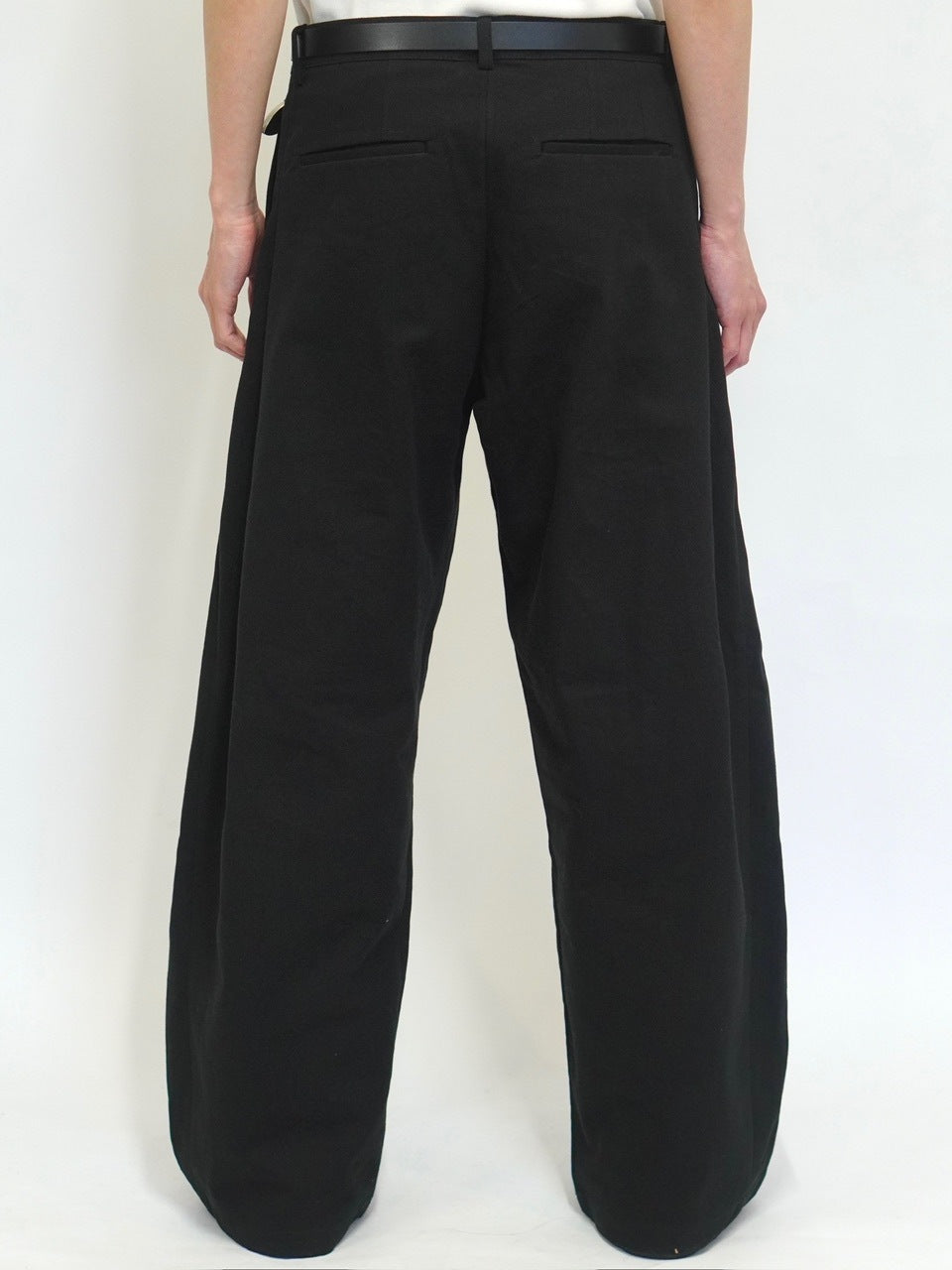 東京店WEB限定受注制【Chikashitsu +】deep tuck cotton wide slacks (3color)