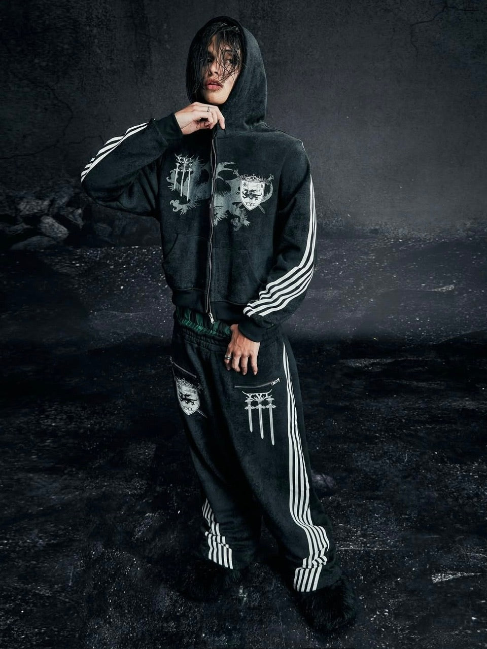 【Cozy world Wide】ROYAL KNIGHT CLUB WAXED - SWEATPANTS