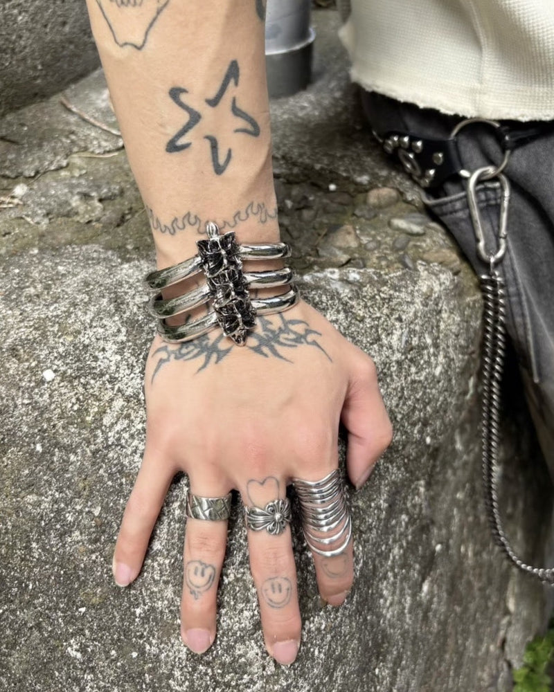 受注制【Never mind the XU】bone bracelet