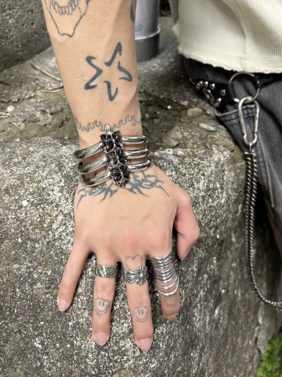 受注制【Never mind the XU】bone bracelet