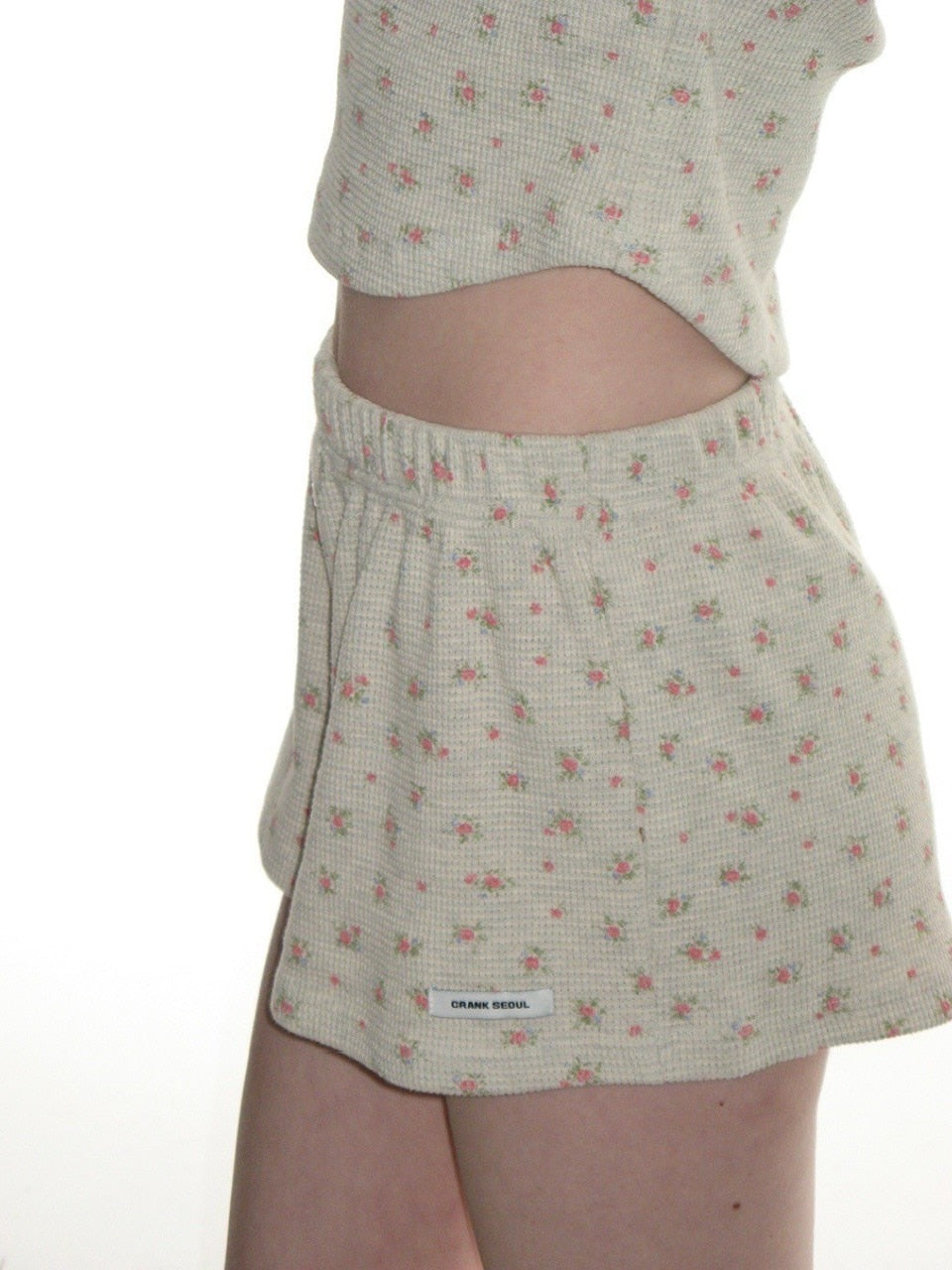 【CRANK】BUTTON FLOWER SHORTS