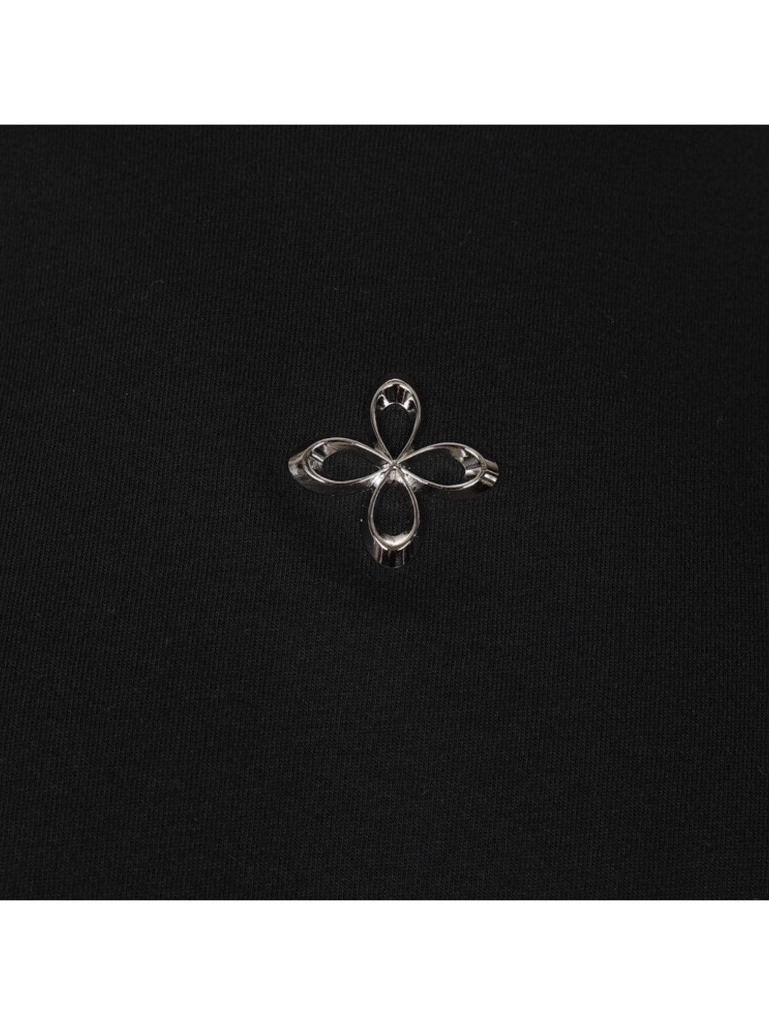 【SURGERY】unbalance metal clover logo slim T-shirts