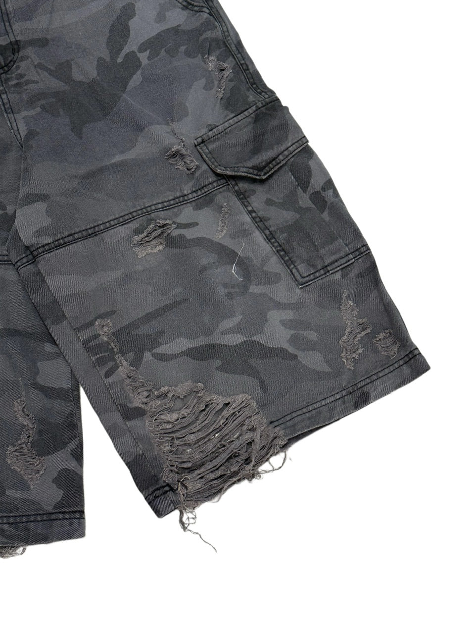 【Never mind the XU】camouflage damage half pants (2color) / 【ネバーマインドザエックスユー】カモフラージュダメージデニムハーフパンツ