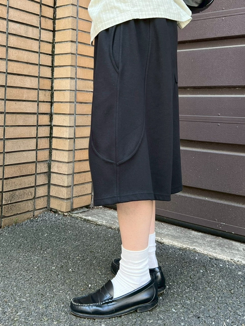 【Chikashitsu +】stitch bermuda sweat pants (2color) / 【チカシツプラス】スティッチバミューダハーフスウェットパンツ